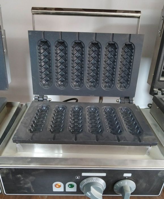 Pichonni pishirilgan vaflinitsa vafli aparad vaflinitsa