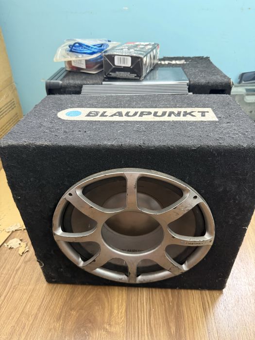 Продавам 2 бас каси с усилватели