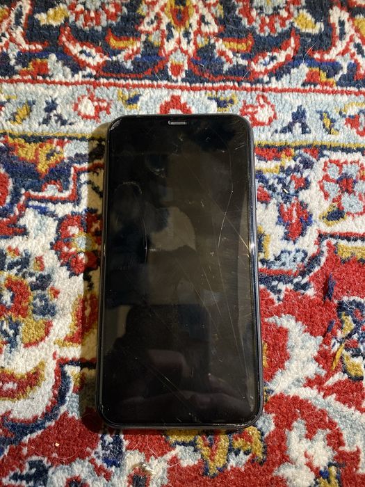 Айфон 11  128гб. В хорошем состояние