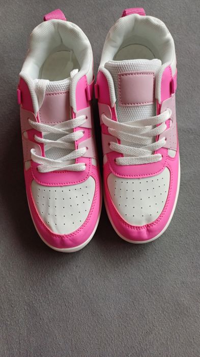 Кецове розово с бяло