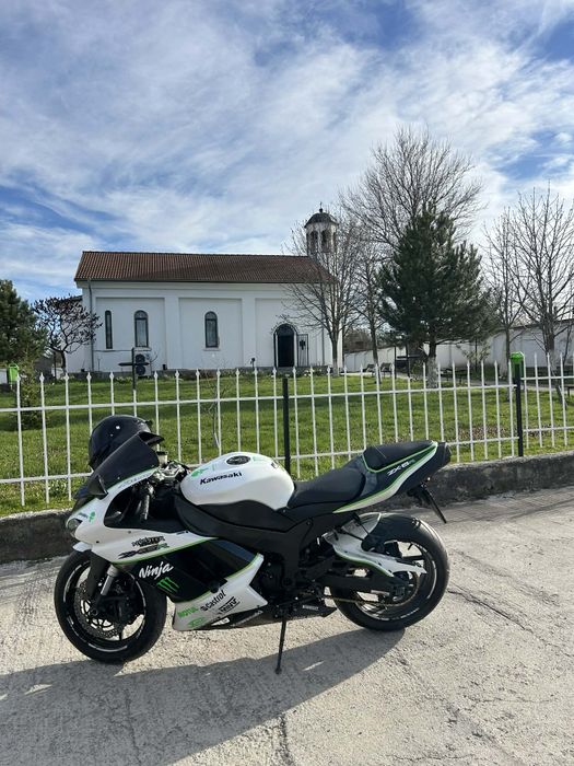 Продавам мотор Kawasaki ninja zx6r