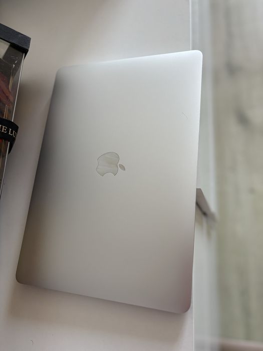 MacBook Air 13” 2018 – Intel i5