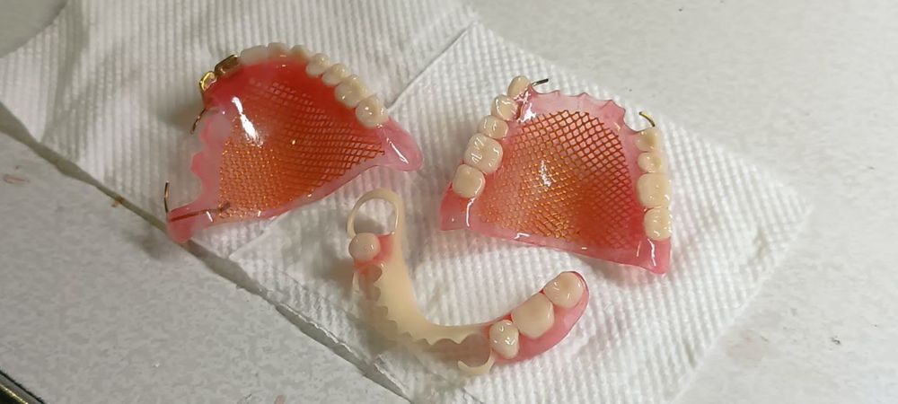 Протез зубной био