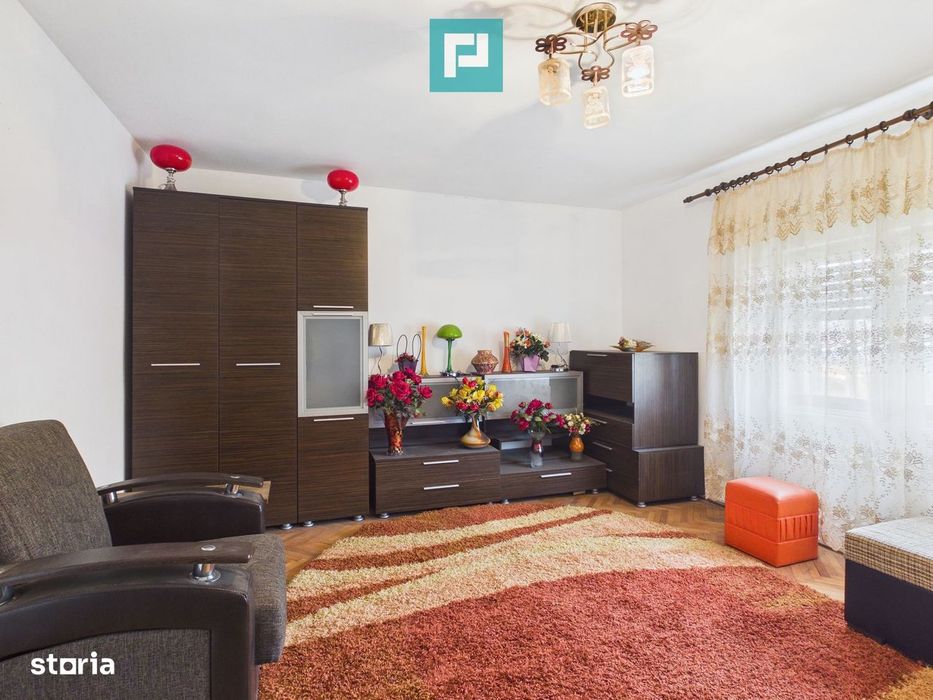 2 case separate + curte 1400 mp – Zona Dâmbovița
