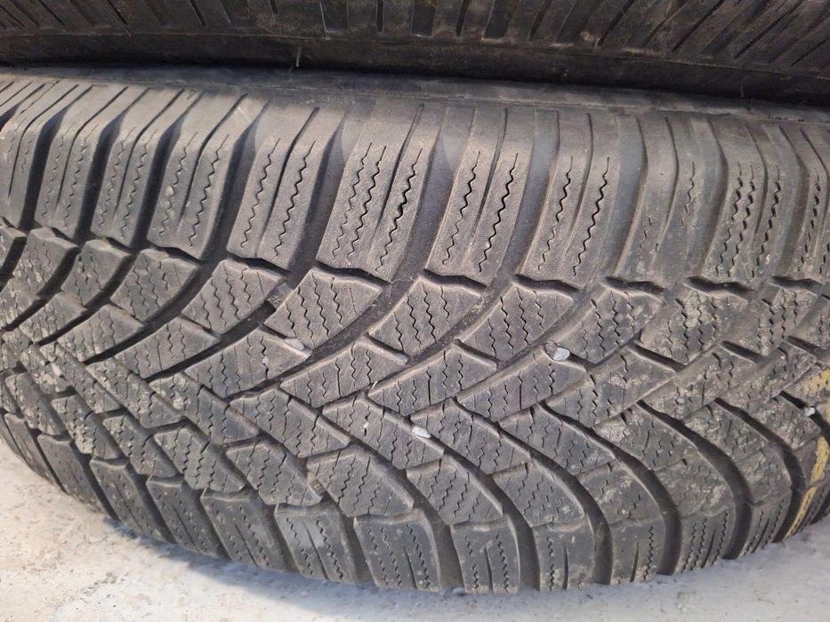2бр. Зимни гуми 17 цола 215/65/17 BRIDGESTONE BLIZZAK LM 005