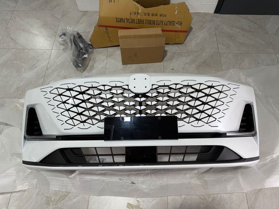 Передний бампер белый Changan 55 Plus 3.