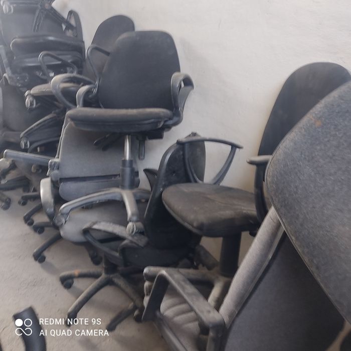 Продаются офисные кресла и стулья