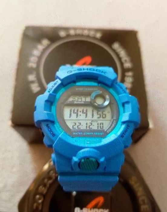 Продам часы g-shock gbd-800