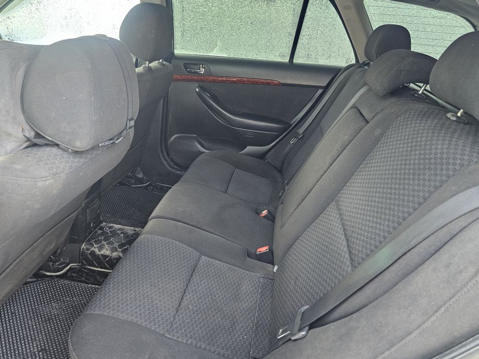 Продам Тойоту Авенсис