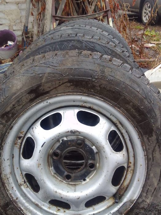 Зимняя резина с дисками Р13 в сборе.