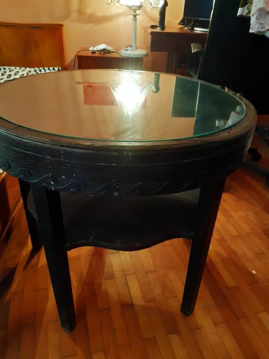 Vând masă veche din lemn