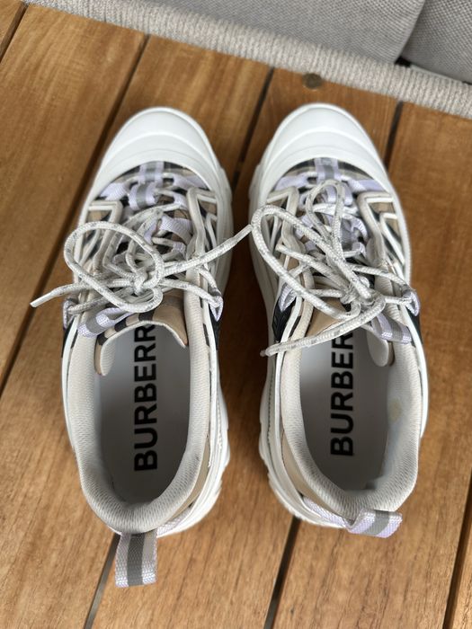 Burberry 100% оригинални обувки