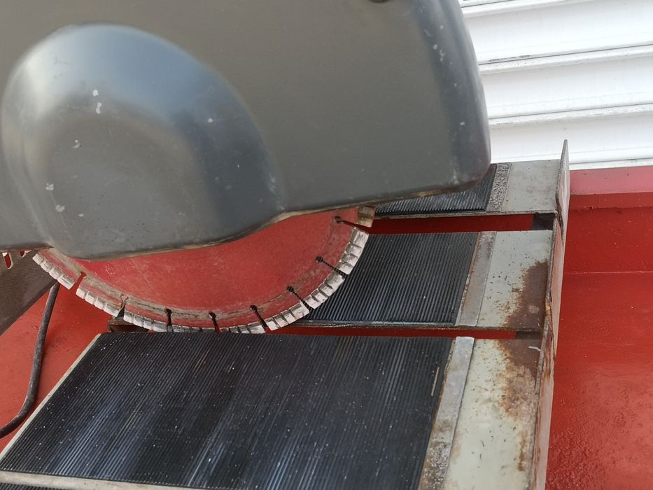 Husqvarna TS400F Машина за Рязане на Тухли Камък Чупещо Рамо