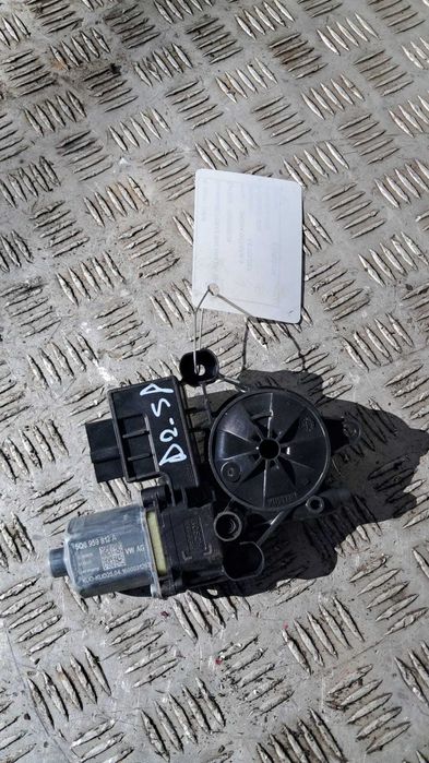 motoras usa dreapta spate Skoda Octavia 3 an 2016 cod 5Q0959812A