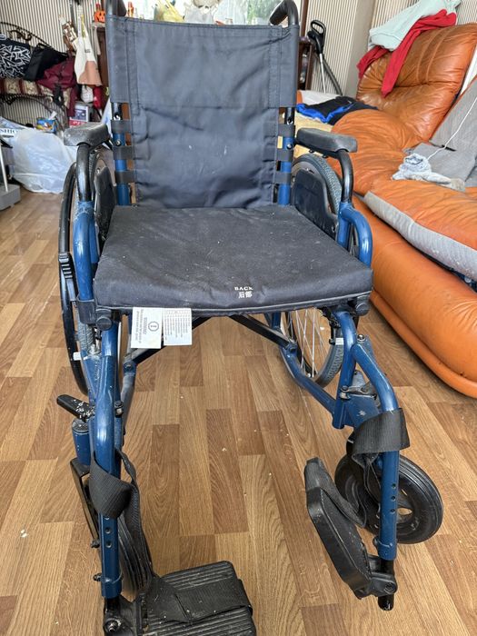 Продам инвалидную коляску б/у за 40.000