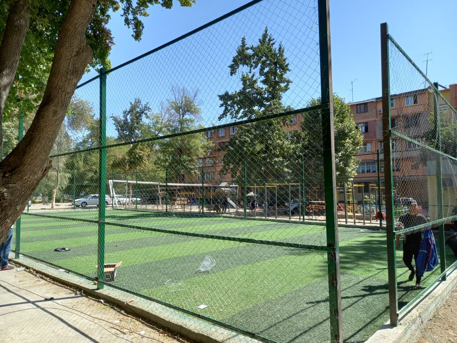 Высокие ограждения стадионы