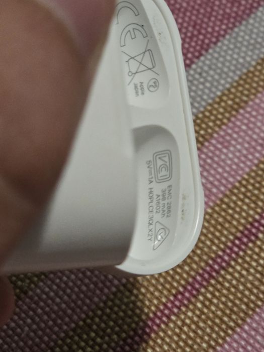 Apple Airpods 2 si doua huse
