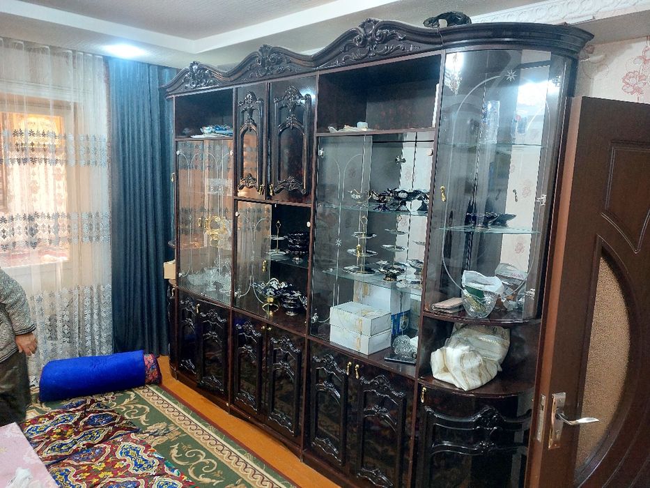 Стенка сотилади срочно