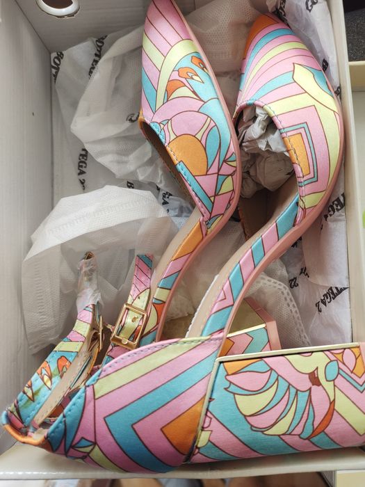 Дамски обувки в отлично състояние