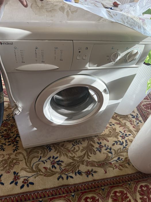 Продаю 2 стиралки срочно 1 автомат 1 полуавтомат