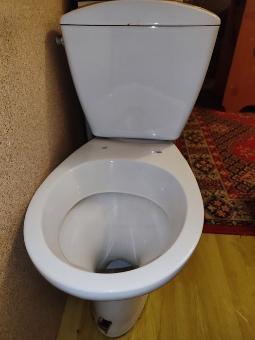 Унитаз чистый б/у