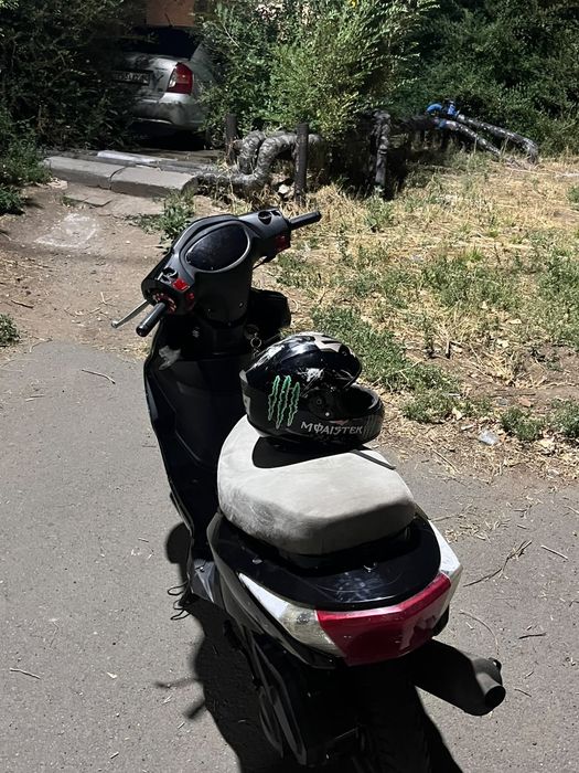 Продам скутер м8 про