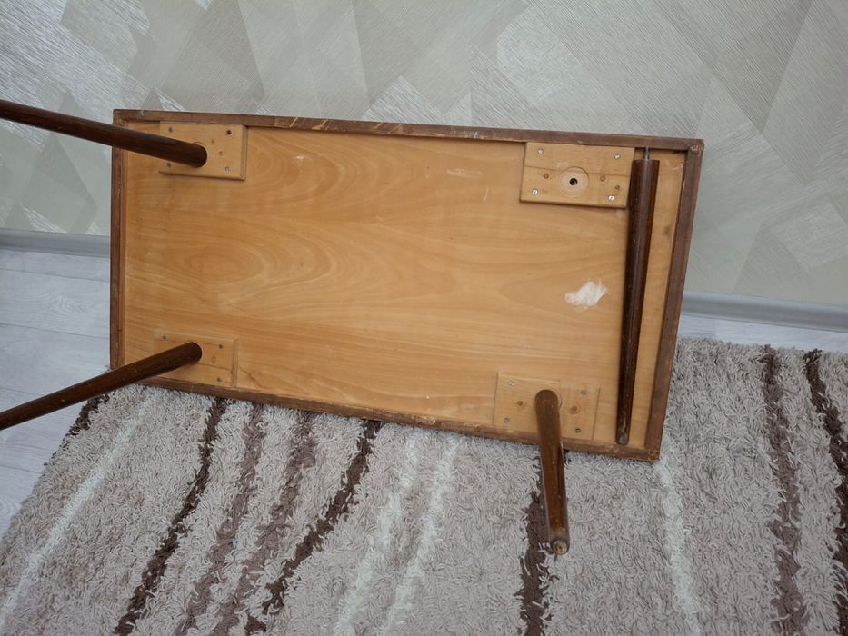 Срочно продаю стол