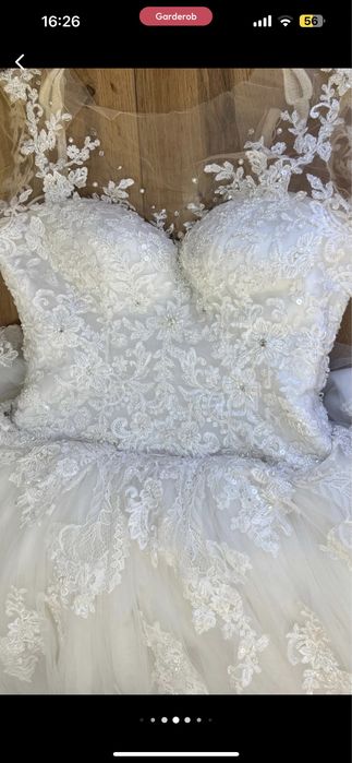 Свадебное платье
