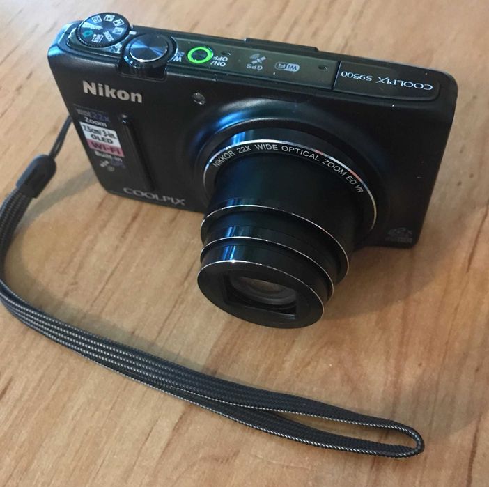 Nikon Coolpix S9500