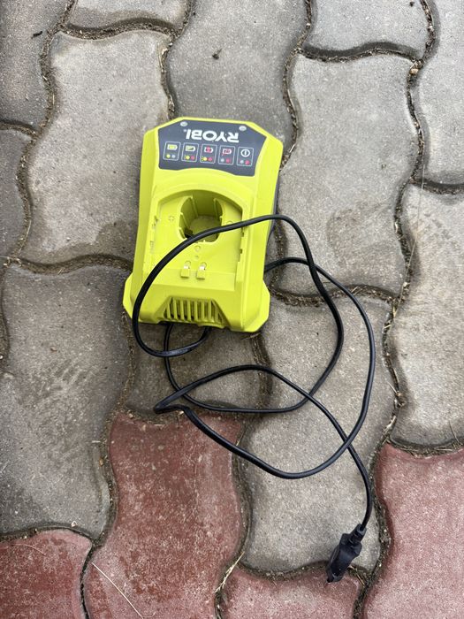 Aspirator vertical Ryobi