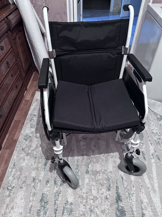 инвалидная коляска