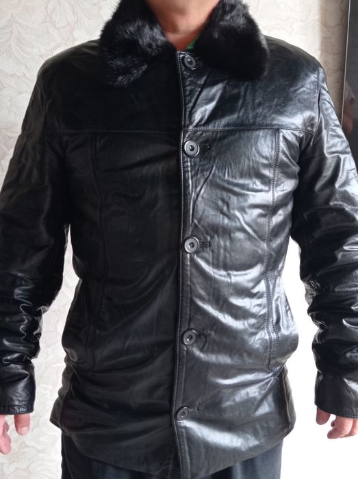 Продаю мужскую дубленку