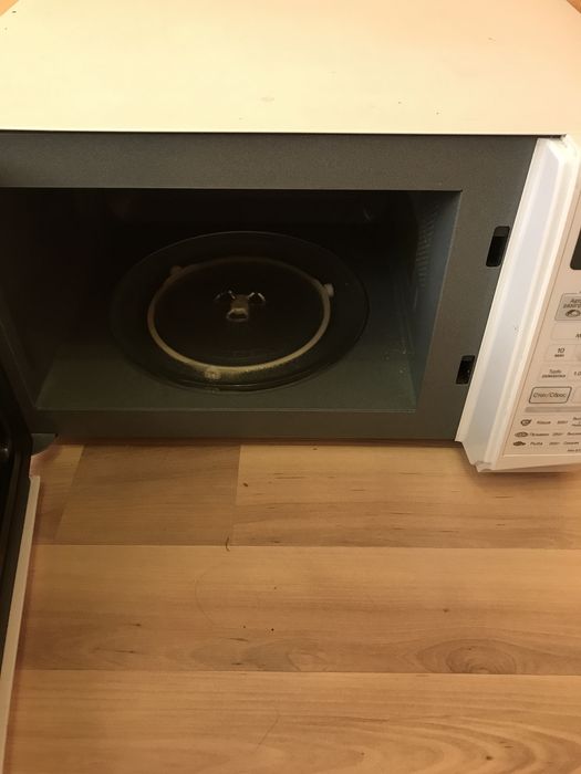 Микроволновка продам