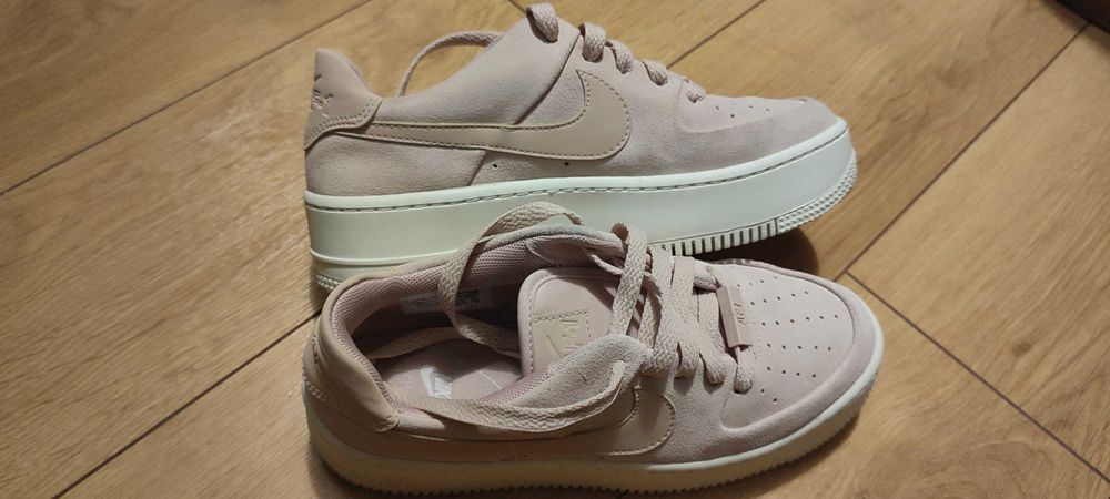 NIKE Air Force 1 Sage Low - бледорозови