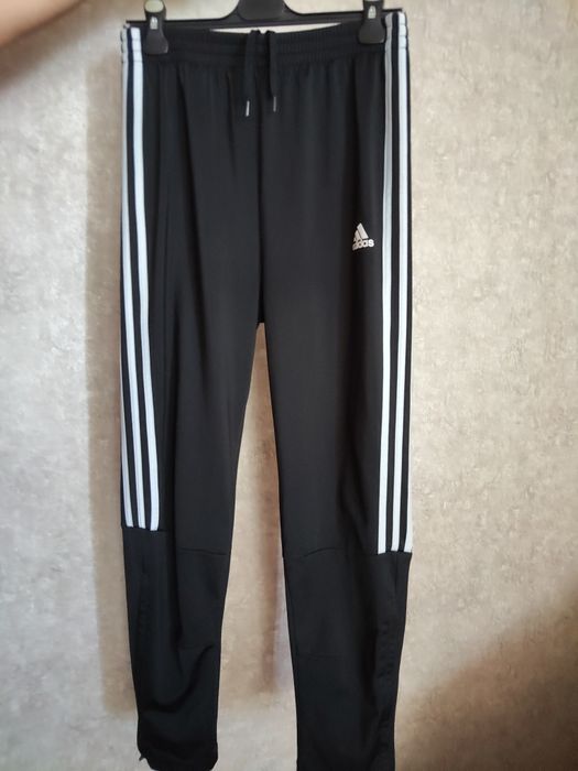 Оригинално мъжко долнище (Adidas).