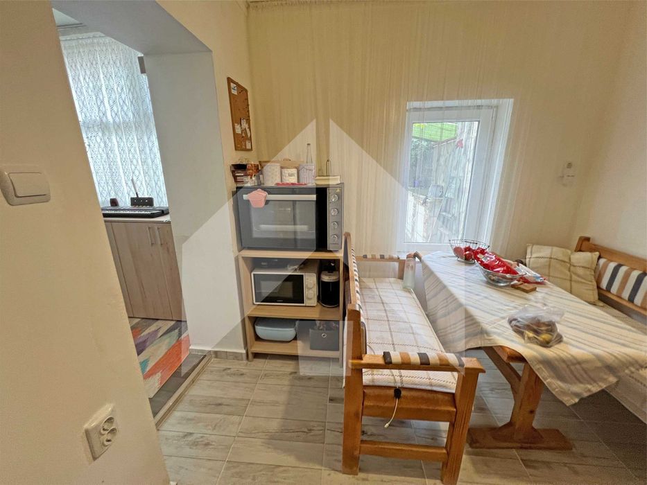 Продава еднофамилна, едноетажна къща в с. Средня (Шумен). ТОП имот!