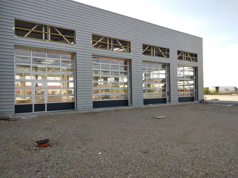 Usa garaj sectionala cu panou de 40 mm