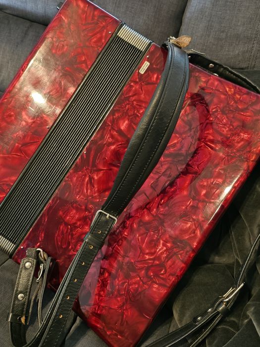 Weltmeister Meteor, 80 bași, în stare excelentă, aproape ca nou.