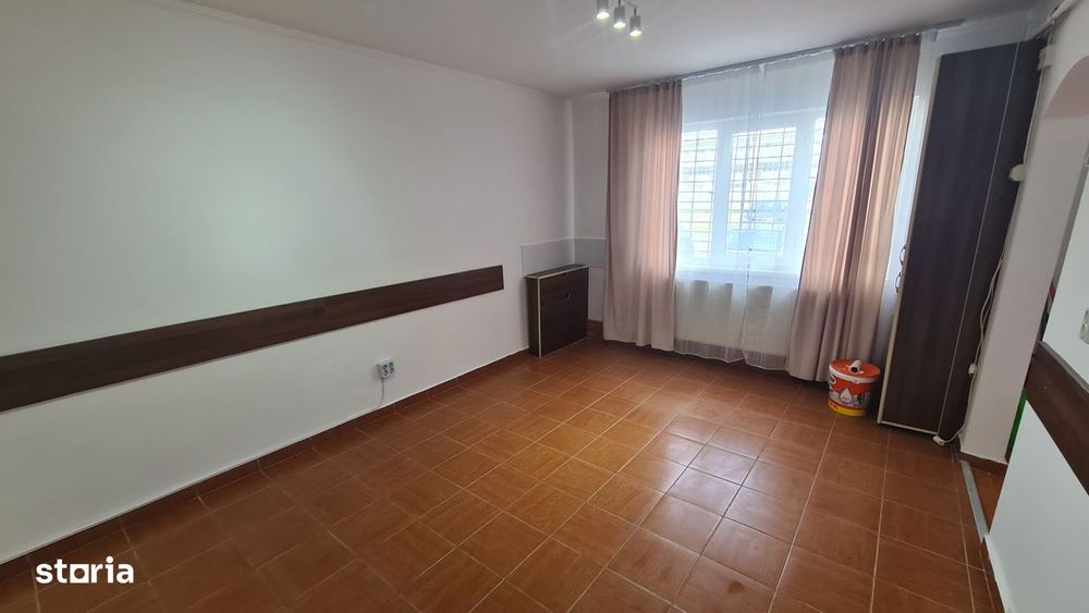Spațiu comercial de închiriat în Curtea de Argeș.