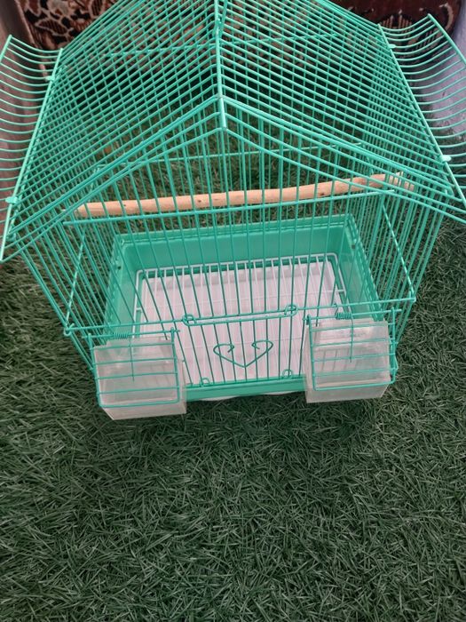 Продам клетку для папугая