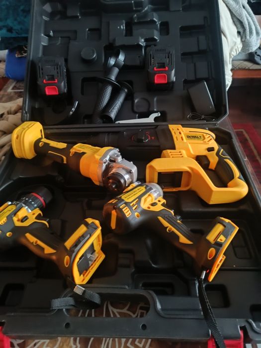 Набор электроинструмента DeWalt