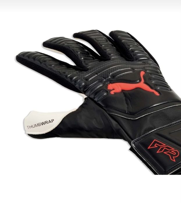 Вратарски ръкавици на Puma