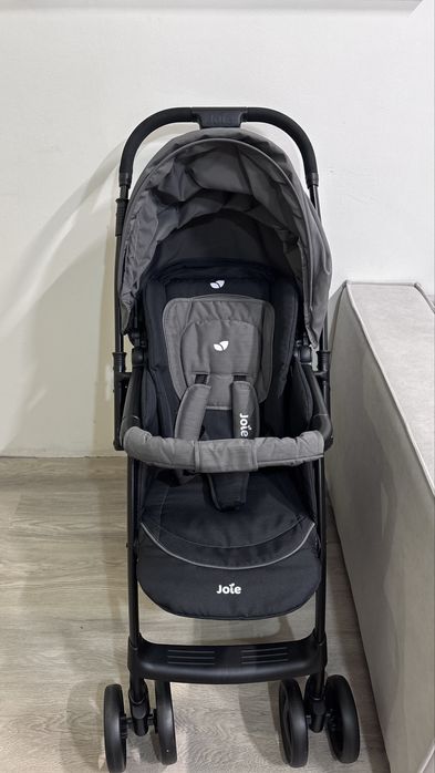 Продаю новую коляску Joie