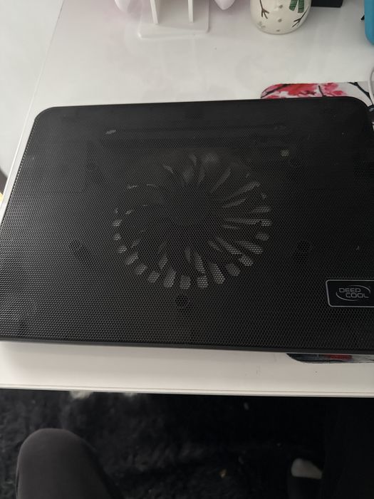 Cooler laptop DeepCool – ca nou, silențios