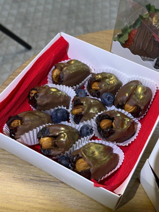 Финики в шоколаде