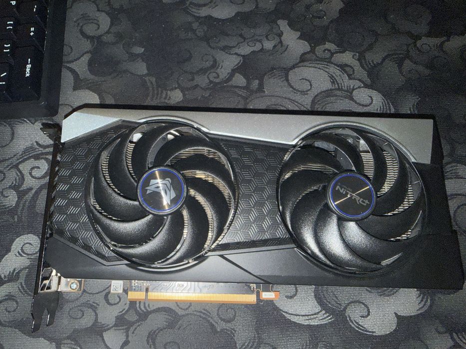 Rx 6600 xt 8gb saphire nitro +