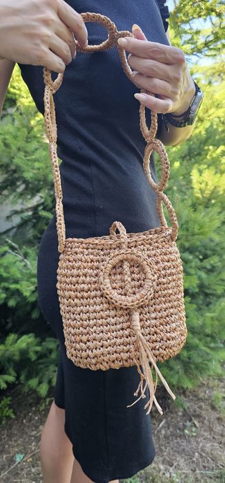 Плетени дамски чантичка