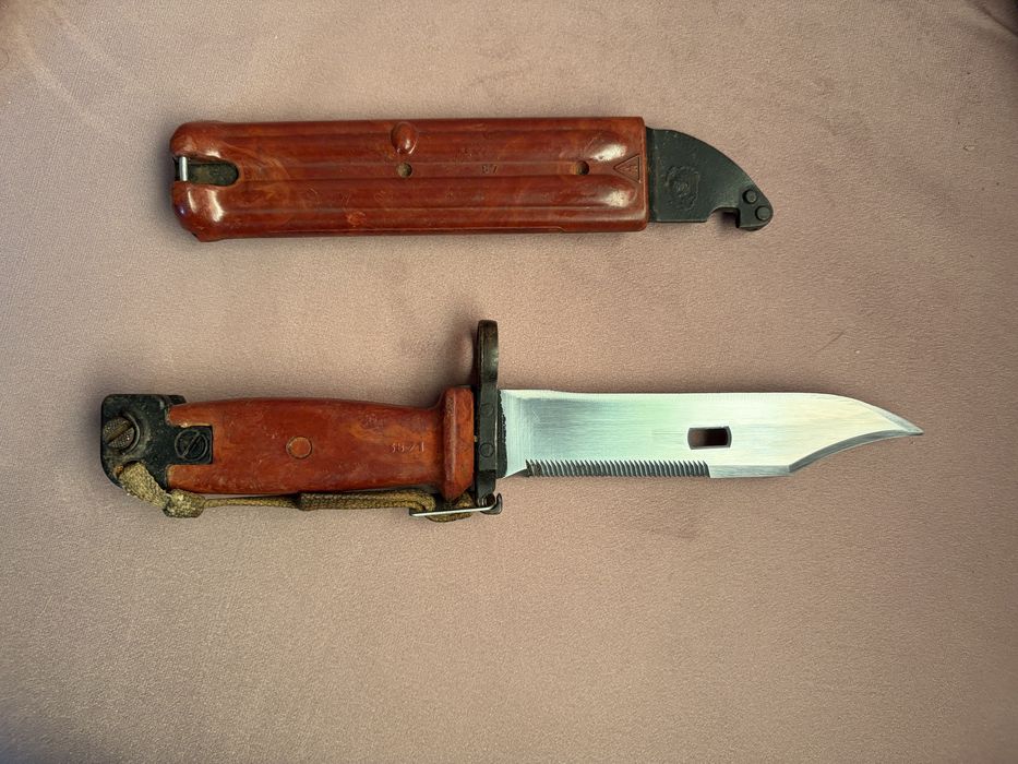 Оригинален щик нож за АК-74