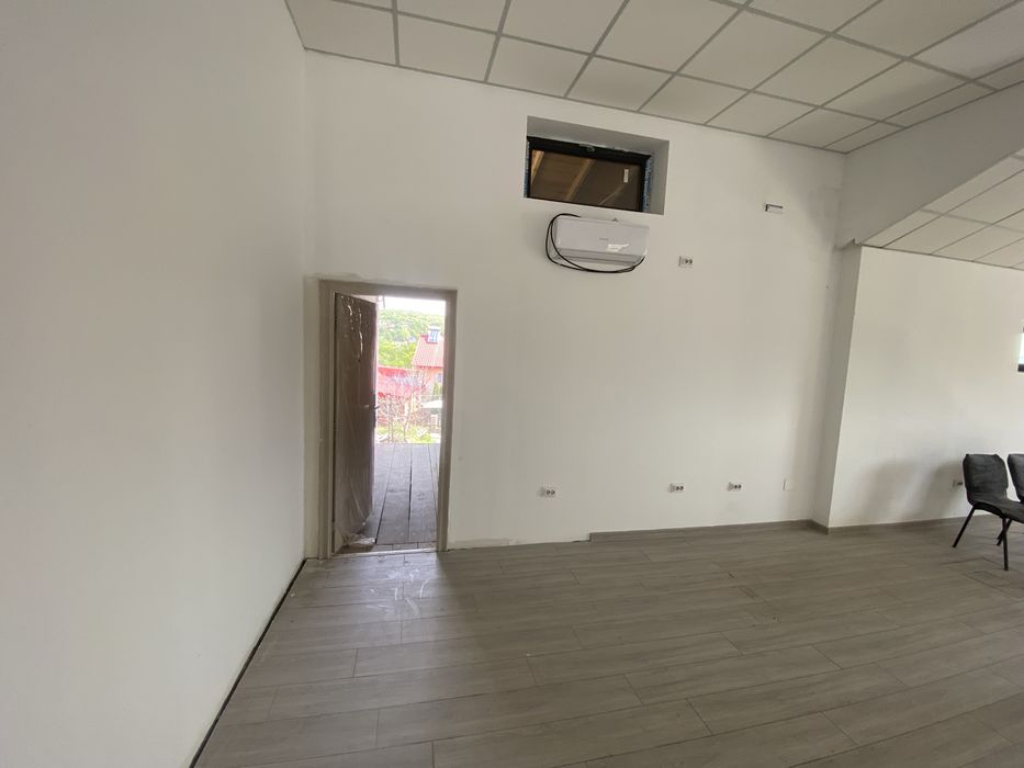Spatiu comercial central Raducaneni