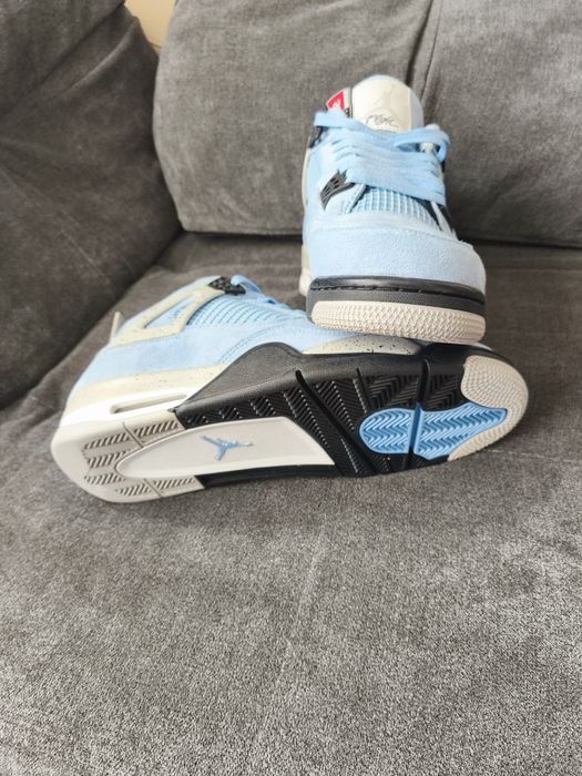 Jordan 4 University Blue
